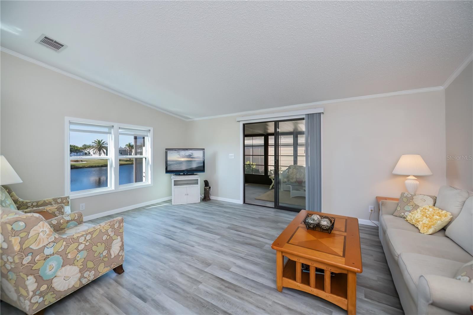 TANGERINE WOODS - Residential