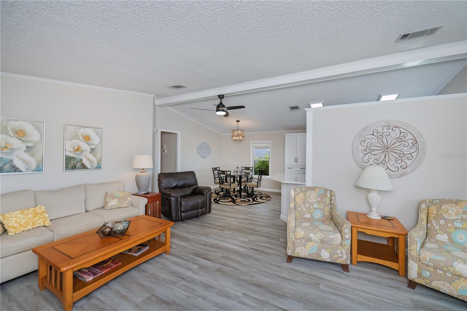 TANGERINE WOODS - Residential