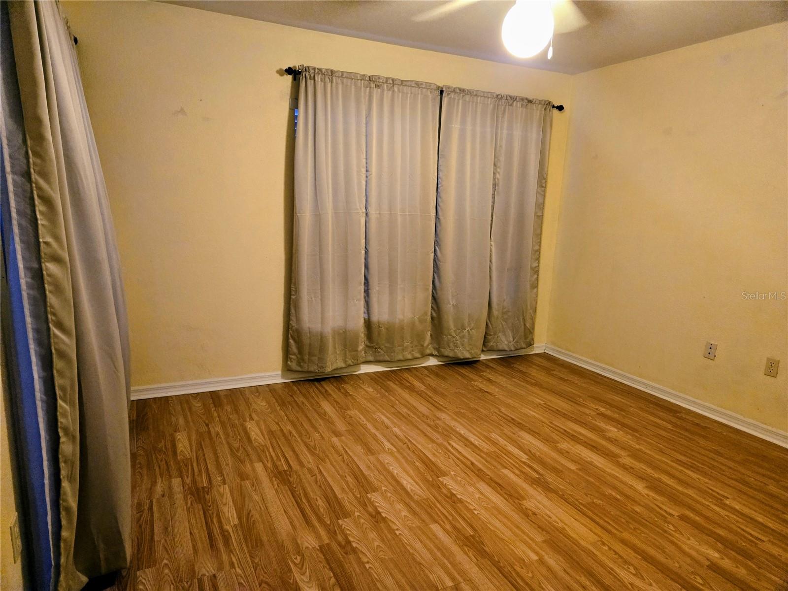 ST ANDREWS AT IMPERIALAKES CONDO - Residential Lease