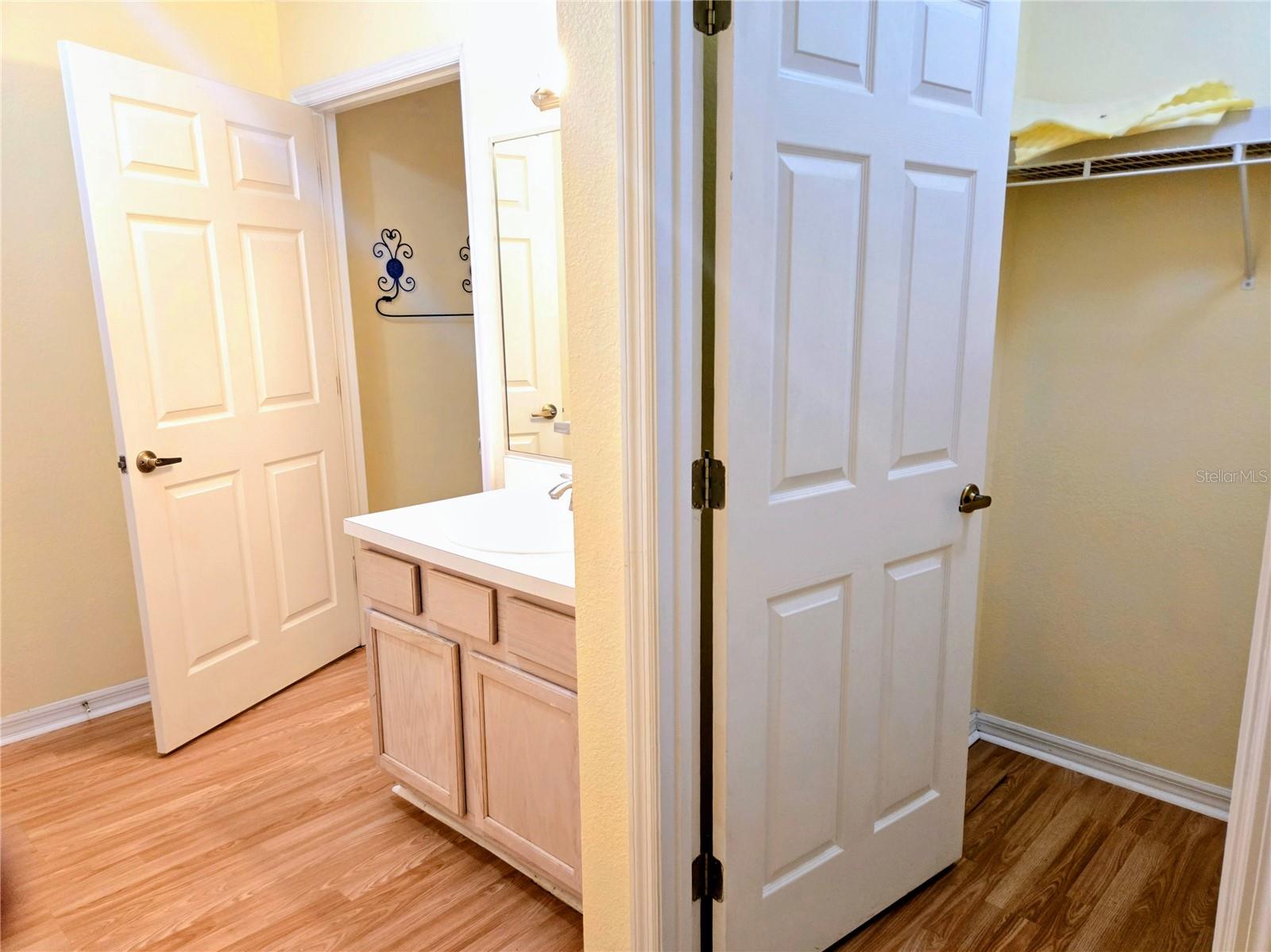 ST ANDREWS AT IMPERIALAKES CONDO - Residential Lease