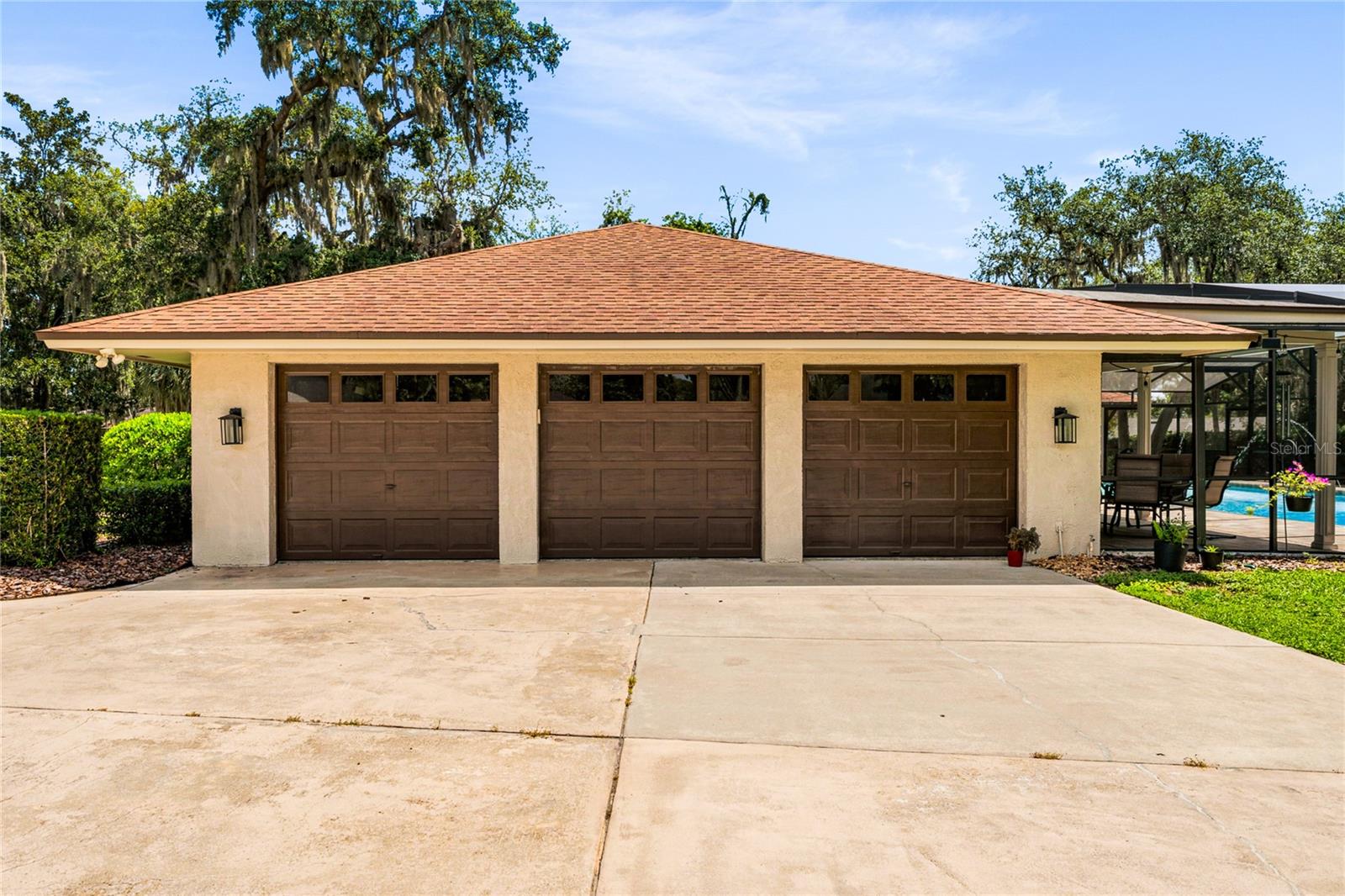 111 LITTLE OAK LANE