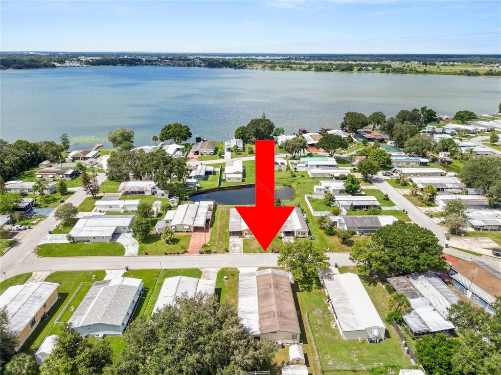 Photo of 2082 Thelma Drive, Lake Alfred, FL 33850 (MLS # L4965425)