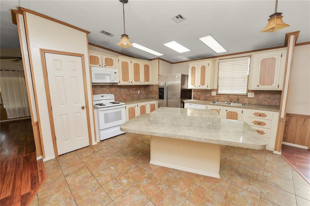 Photo of 2082 Thelma Drive, Lake Alfred, FL 33850 (MLS # L4965425)