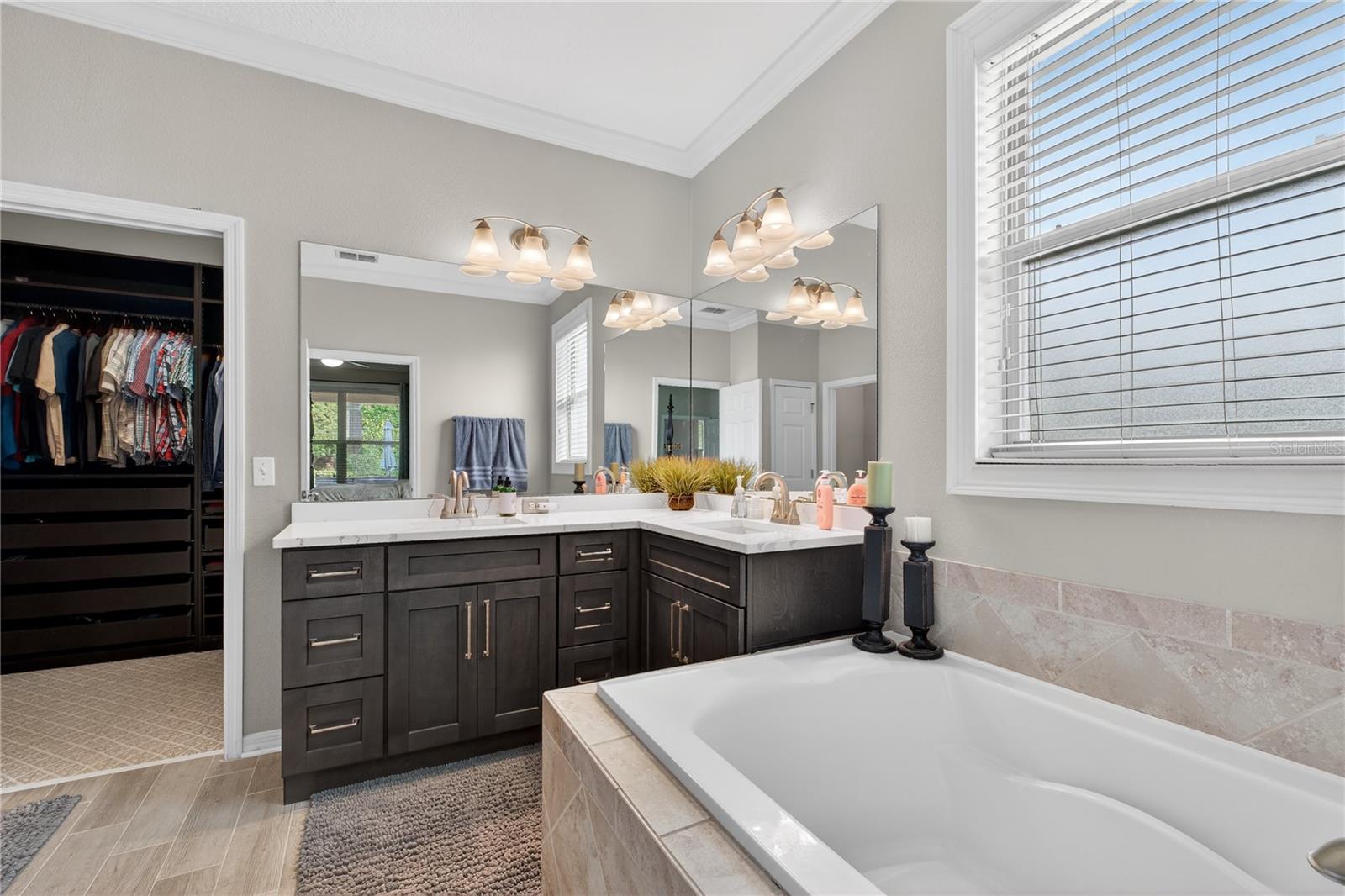 BELLA VISTA - Residential