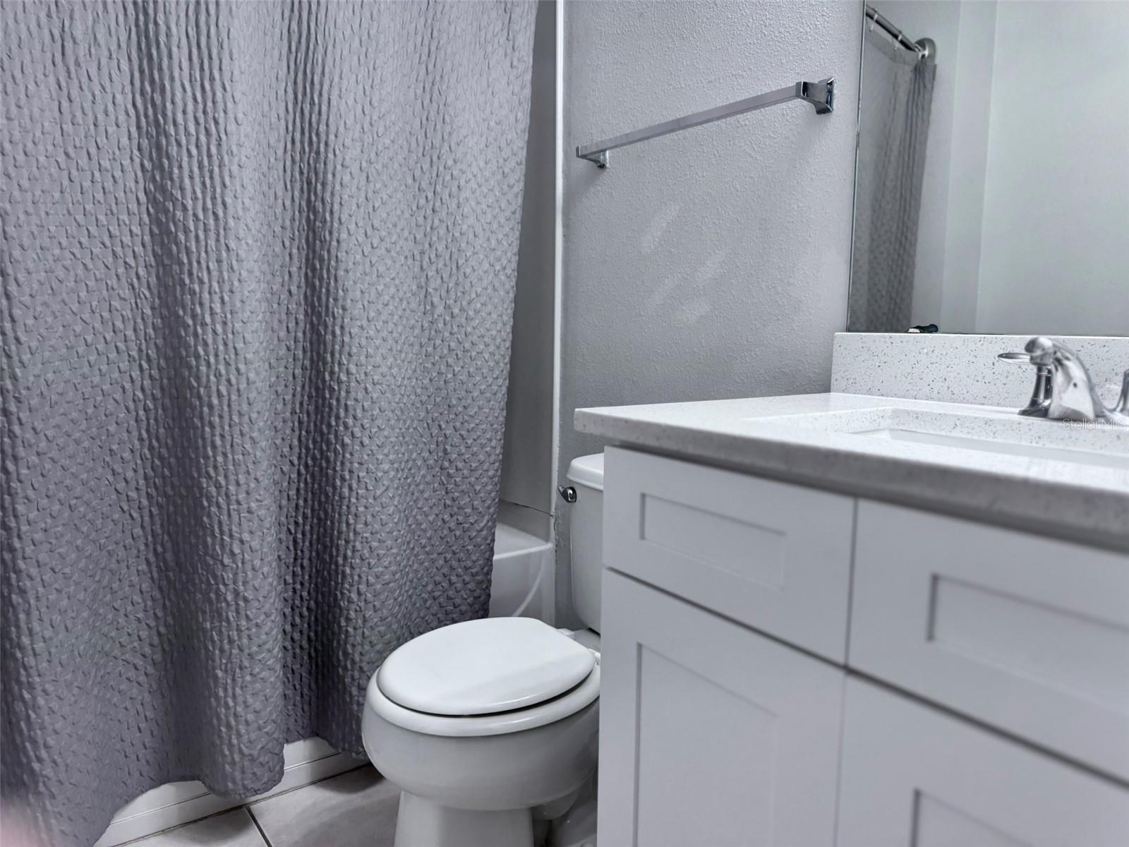 FOUR CORNERS PH 02 - Residential Lease