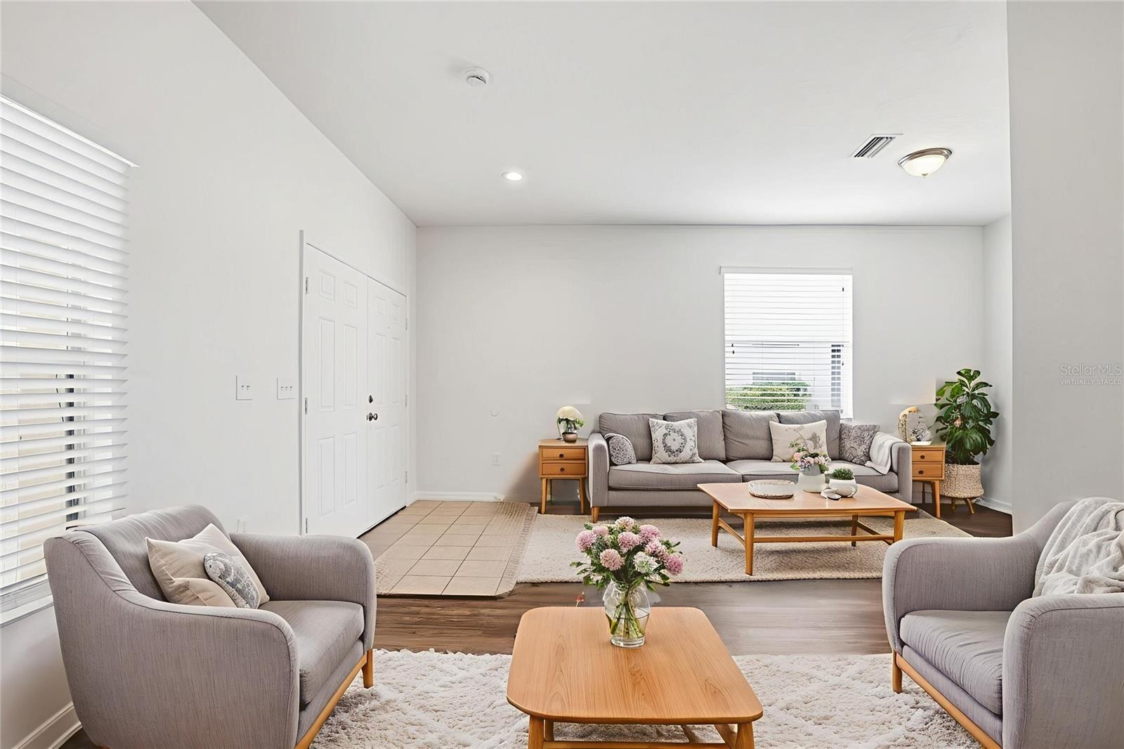 SOUTH BAY LAKES UNIT 1 - Residential