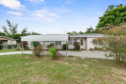 Photo of 121 Coleman Road, Winter Haven, FL 33880 (MLS # P4935710)