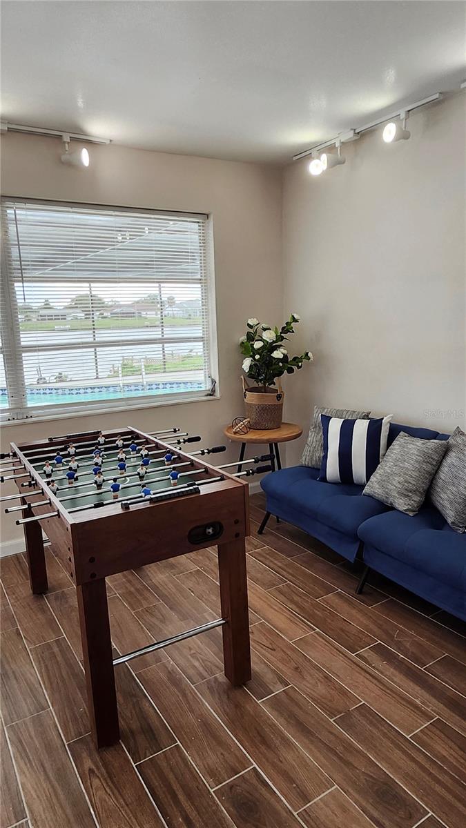 REGENCY PARK - Residential