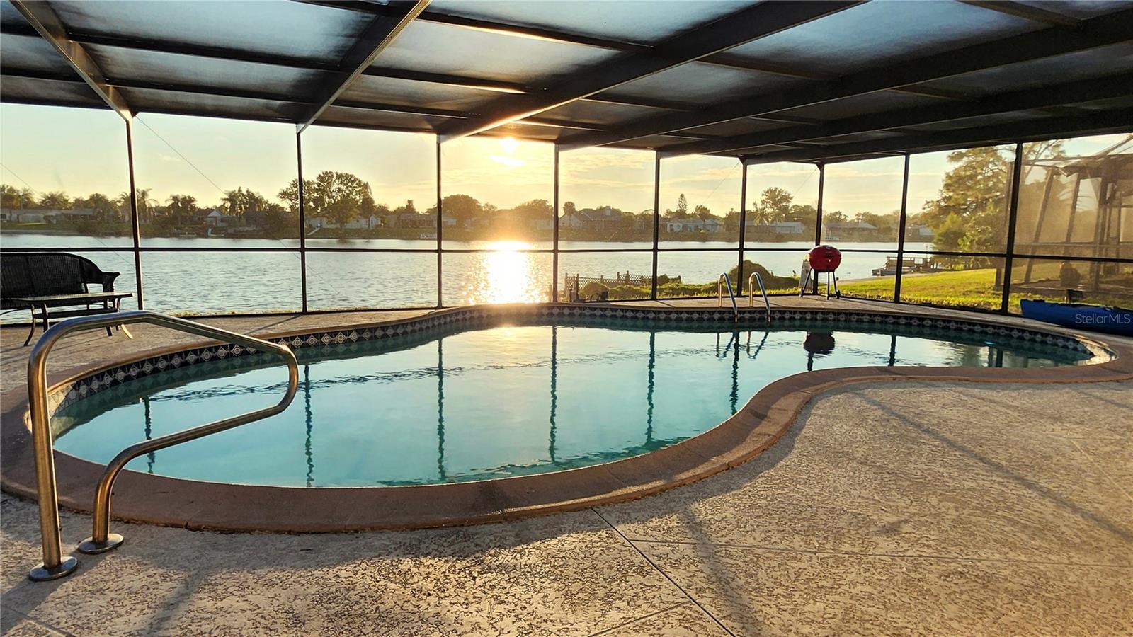 REGENCY PARK - Residential