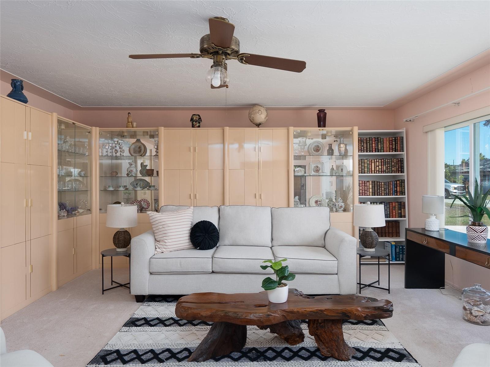 SOUTH GATE - Residential