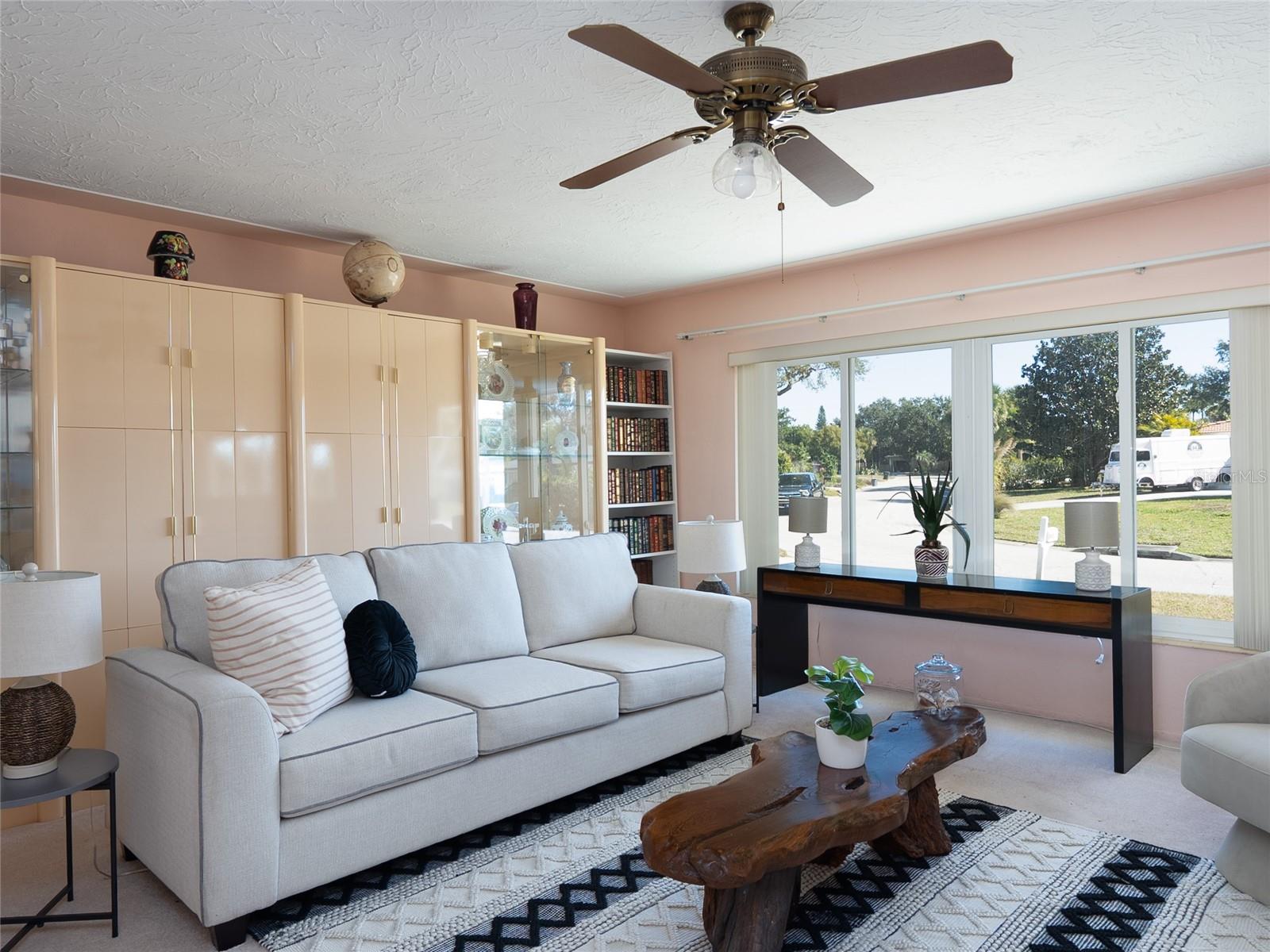 SOUTH GATE - Residential