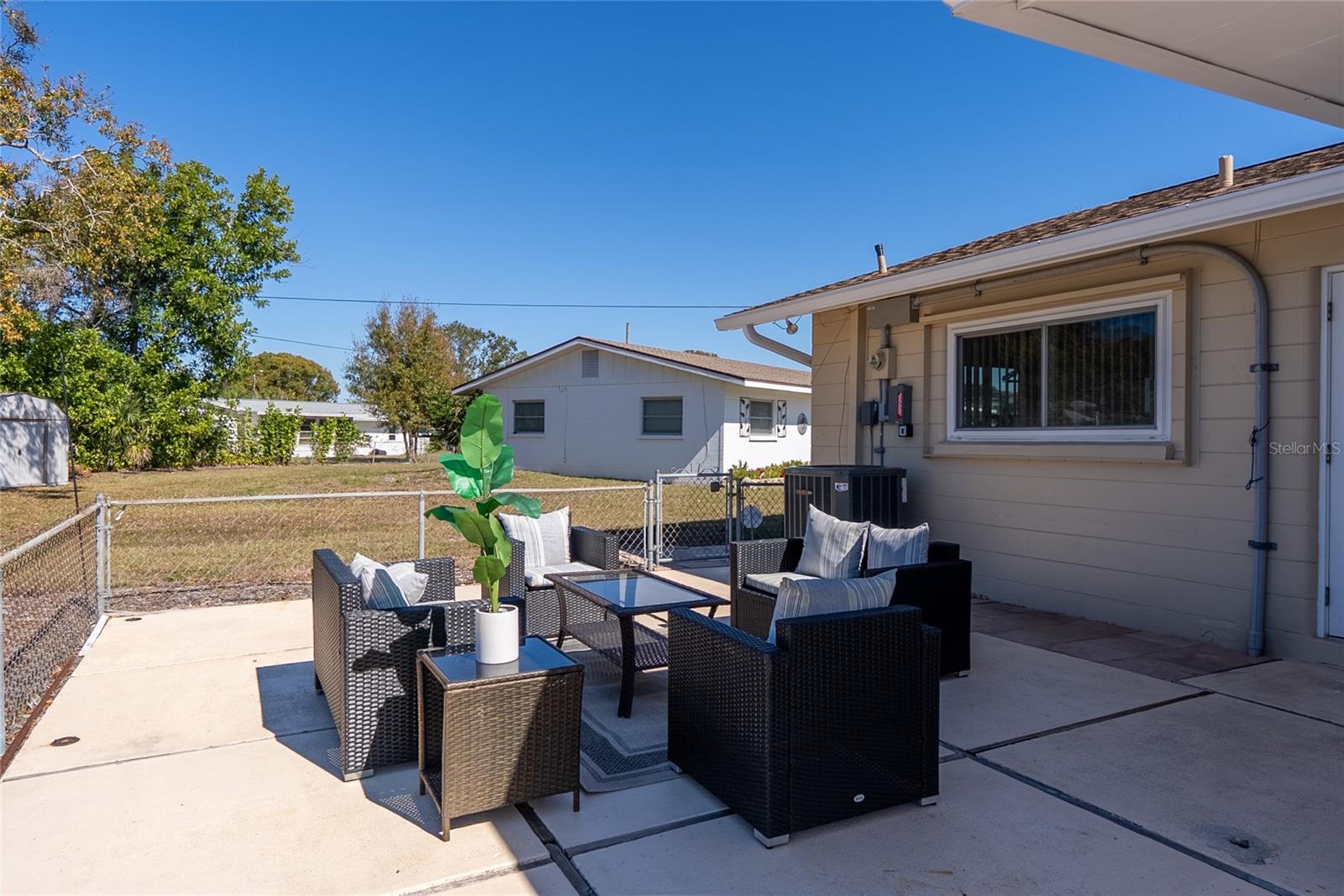 SOUTH GATE - Residential