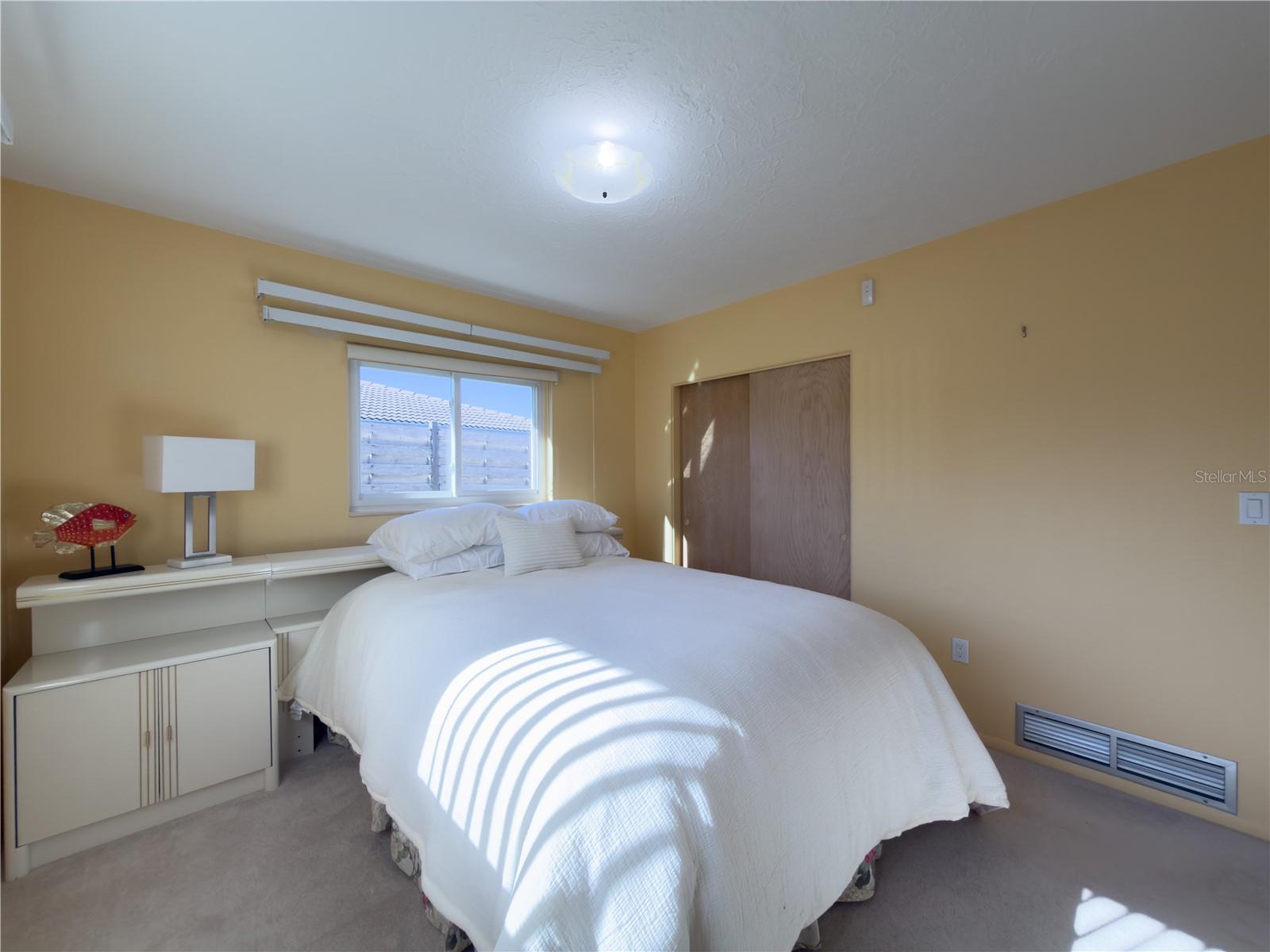 SOUTH GATE - Residential