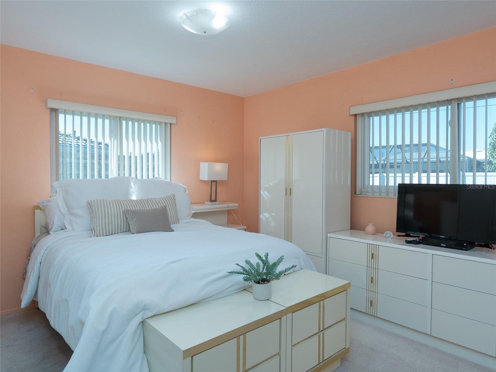 SOUTH GATE - Residential