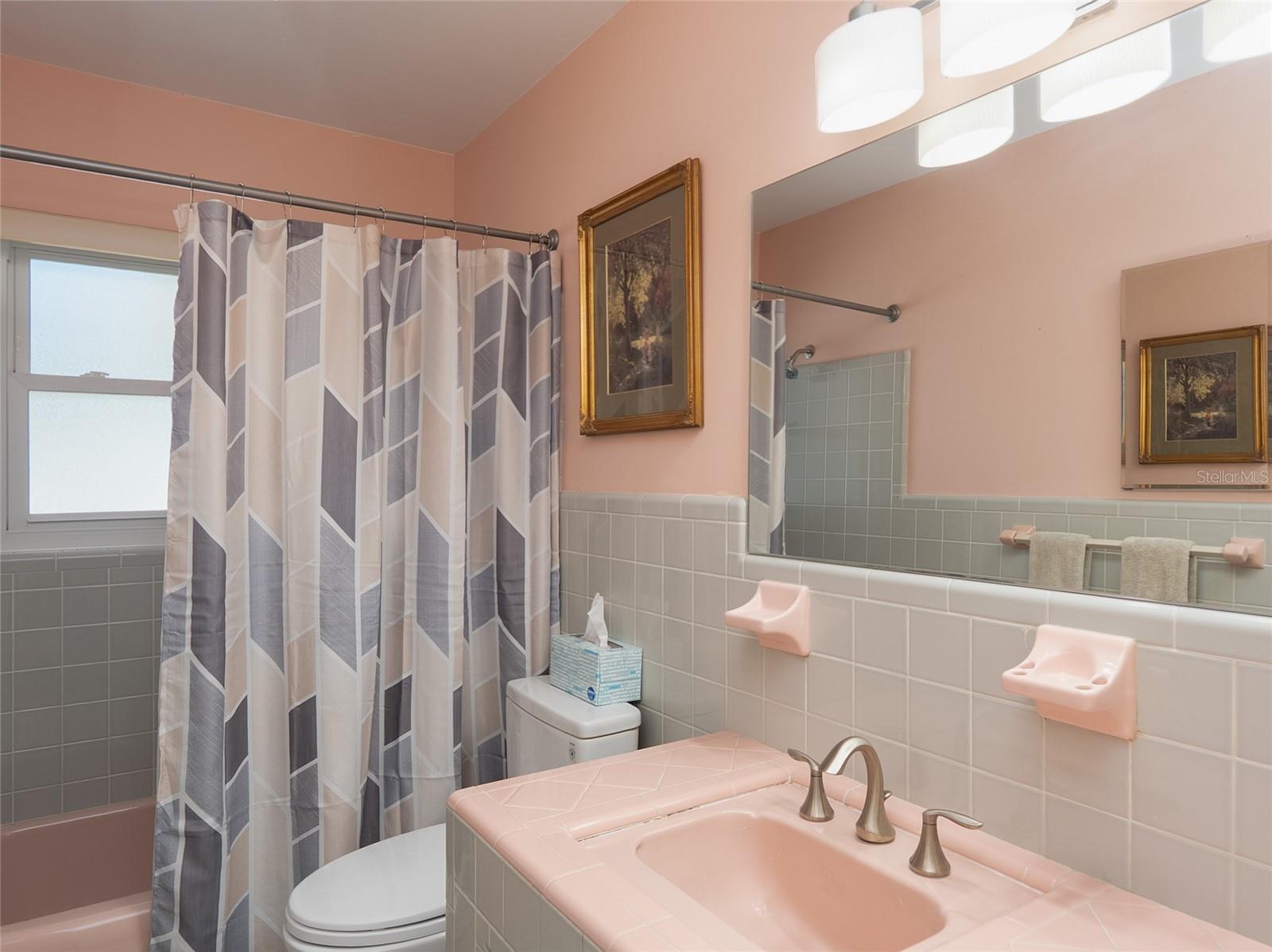 SOUTH GATE - Residential