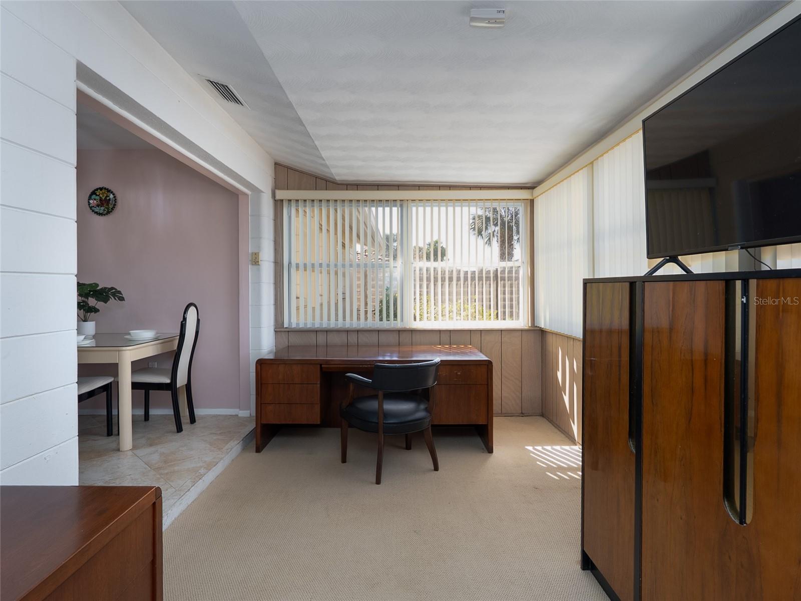 SOUTH GATE - Residential