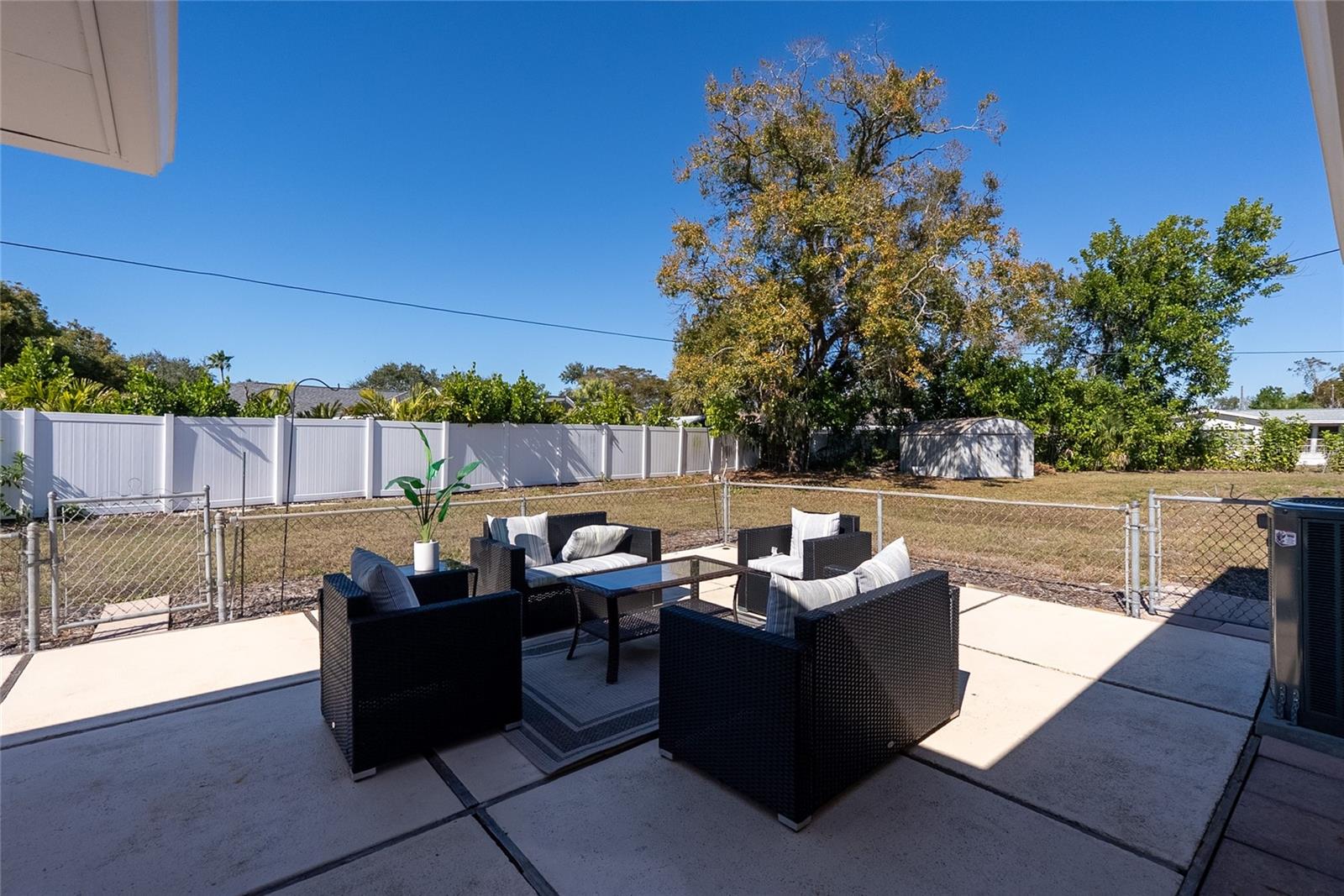 SOUTH GATE - Residential