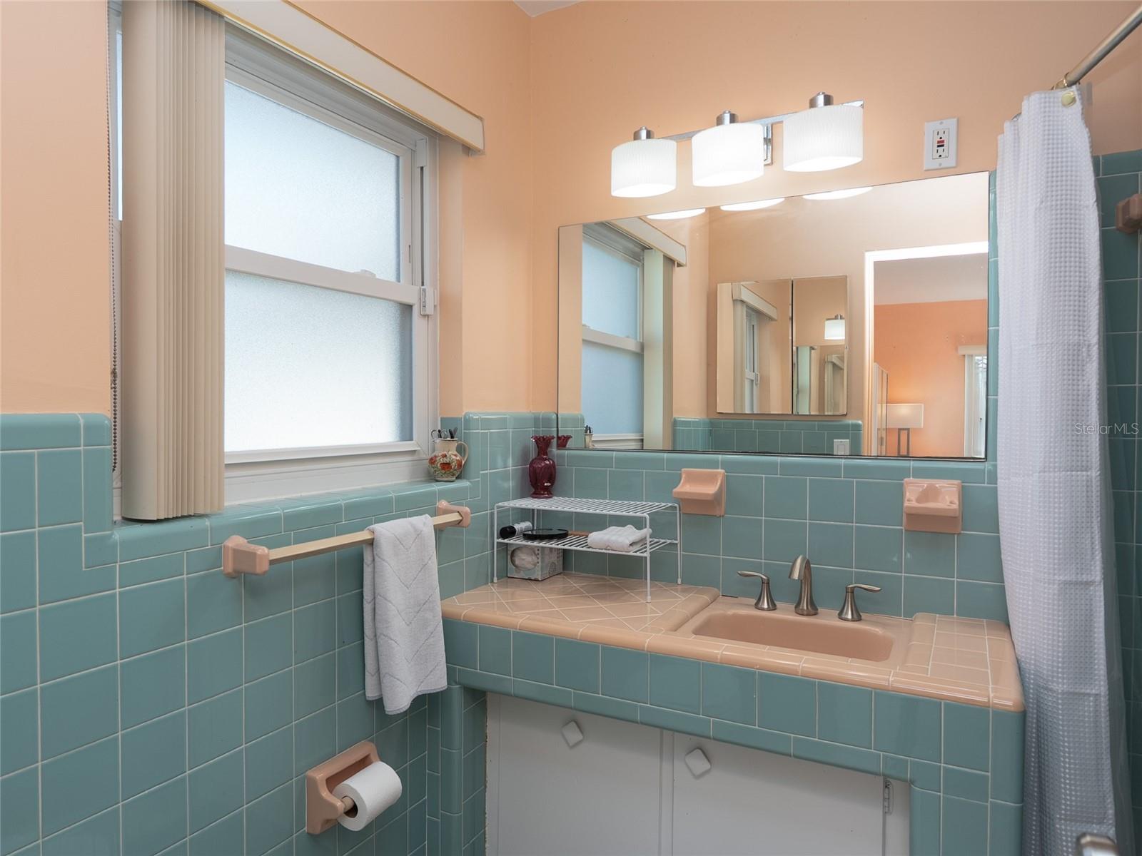 SOUTH GATE - Residential