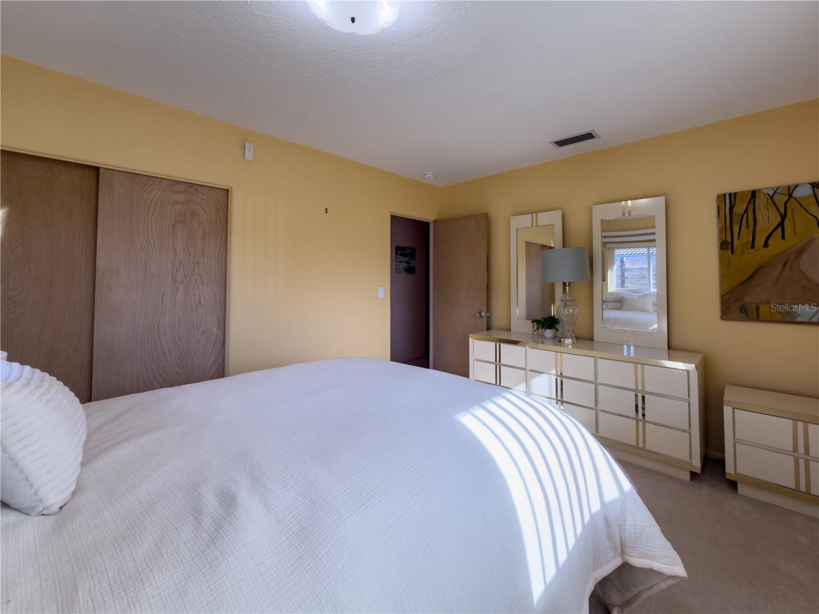 SOUTH GATE - Residential