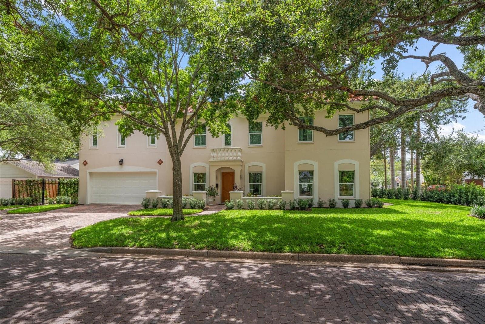 2900 W ESTRELLA STREET