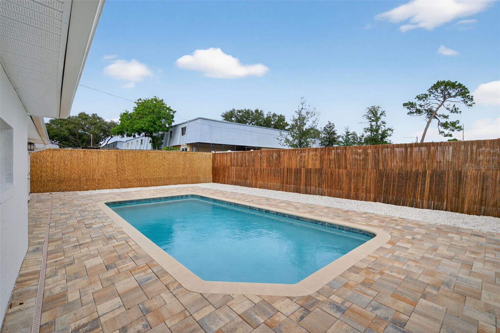 WALDEN WOODS - Residential