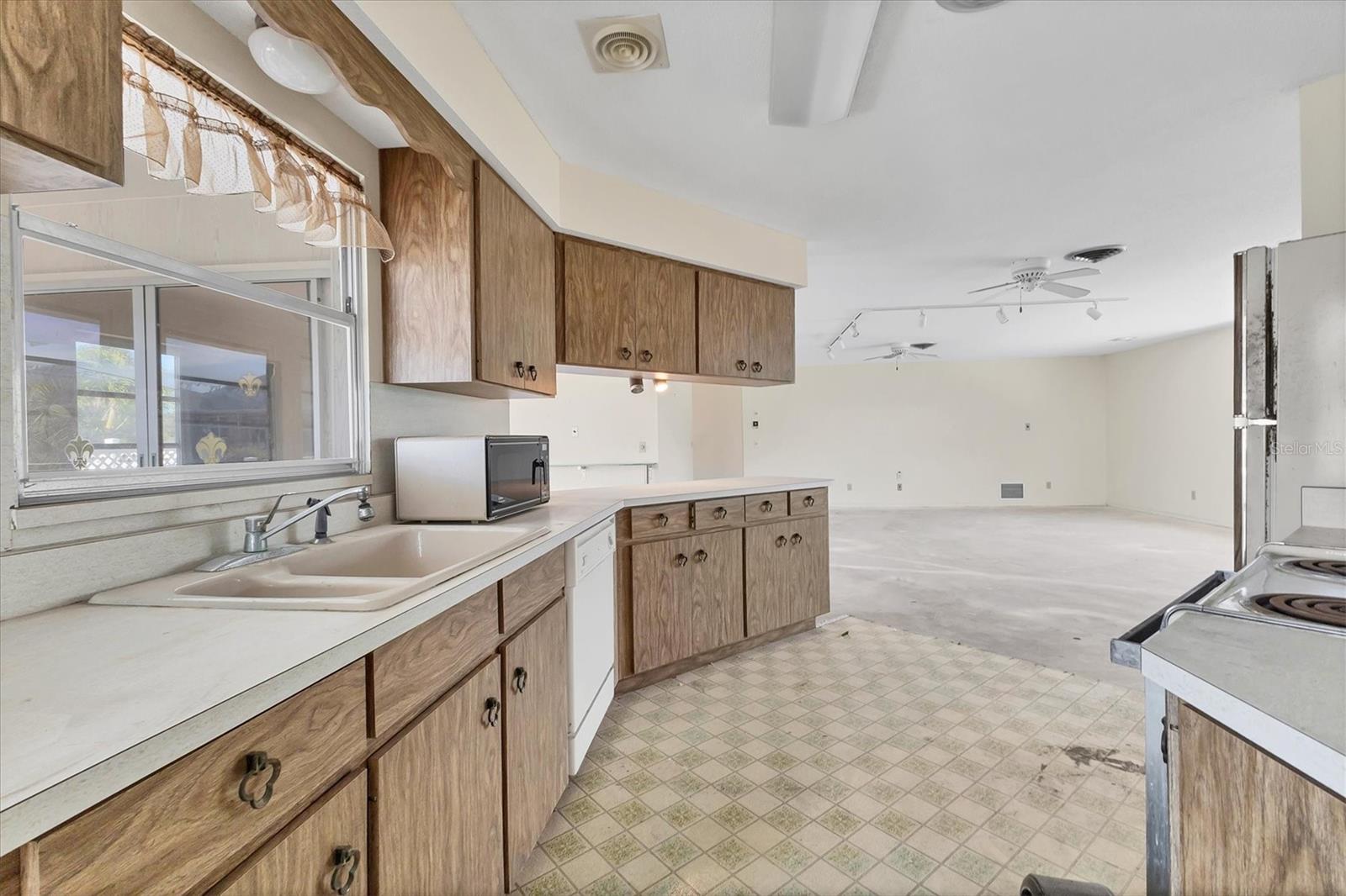 NOKOMIS GARDENS - Residential