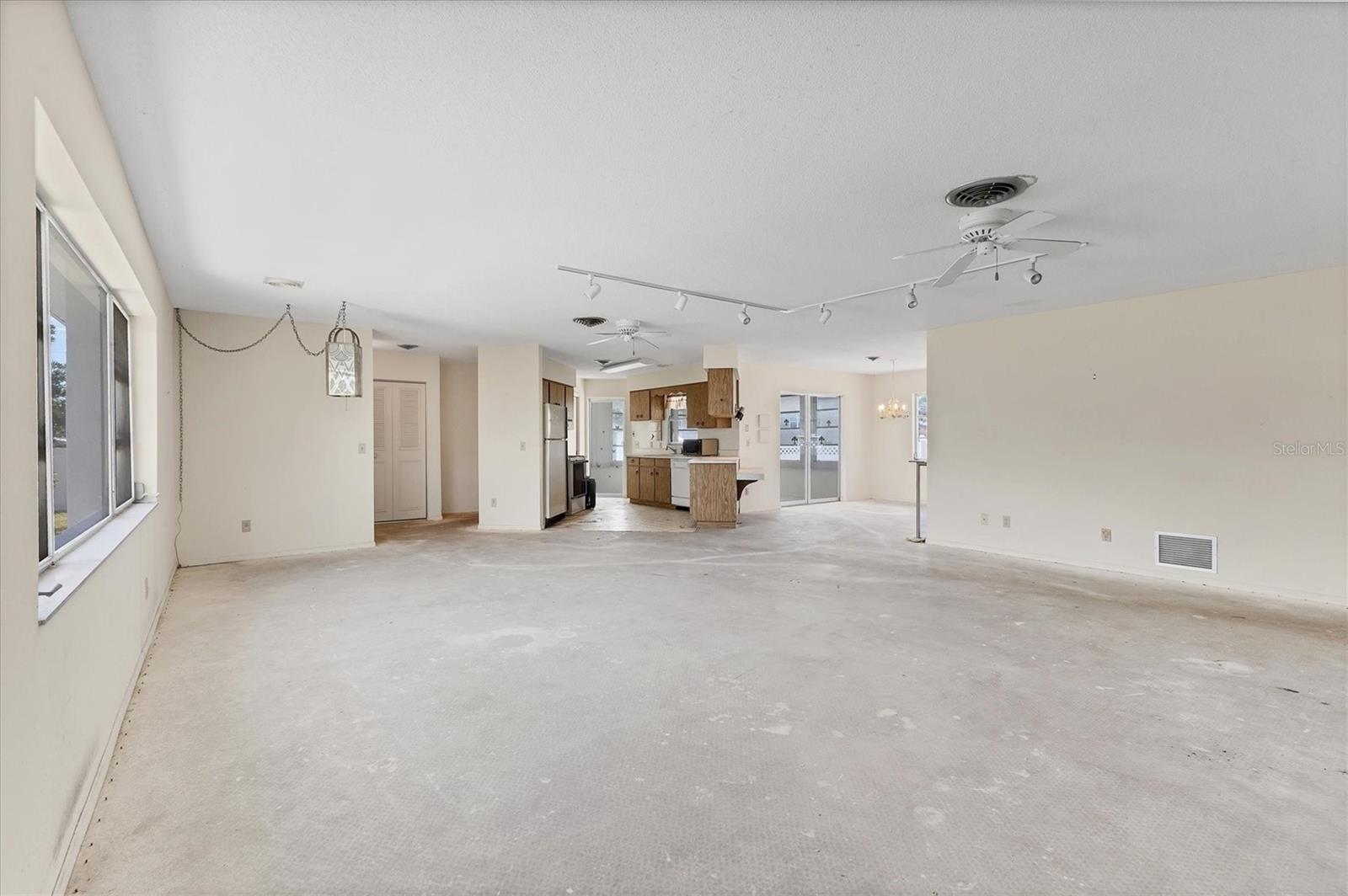 NOKOMIS GARDENS - Residential