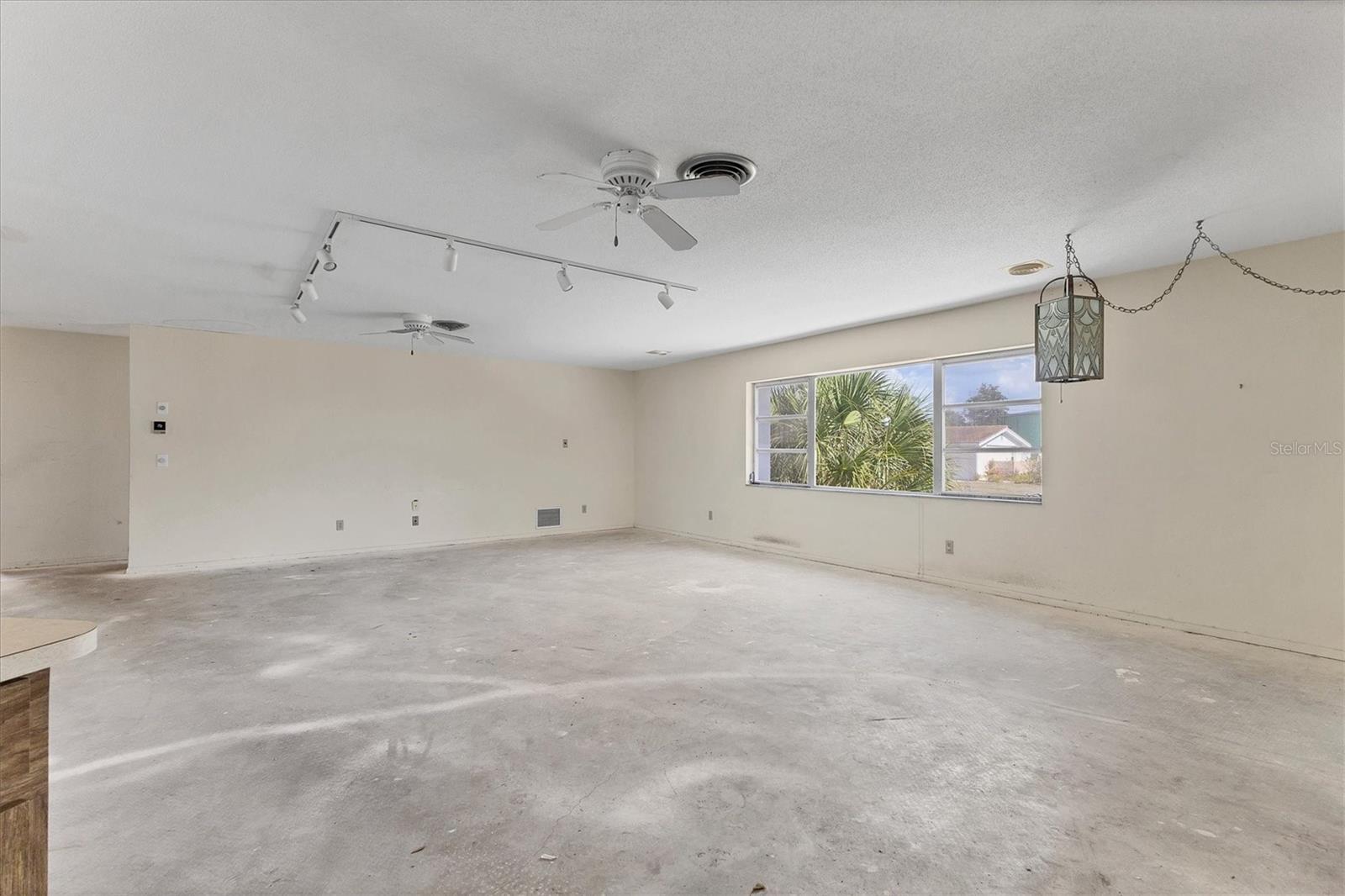 NOKOMIS GARDENS - Residential