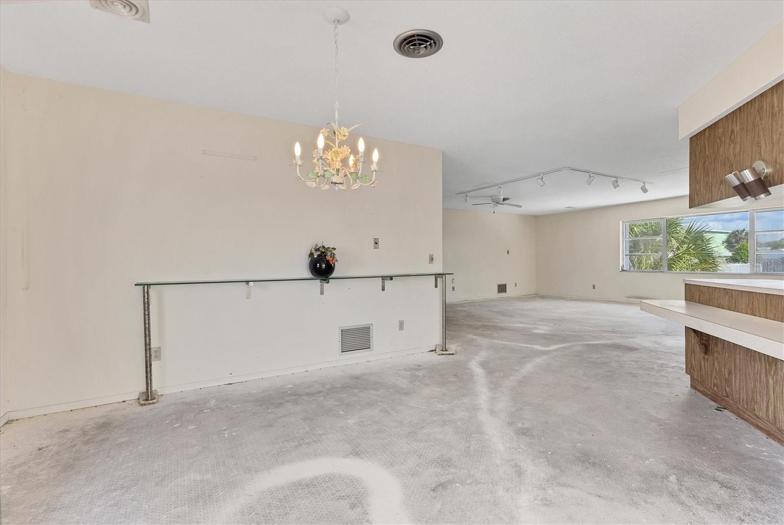 NOKOMIS GARDENS - Residential