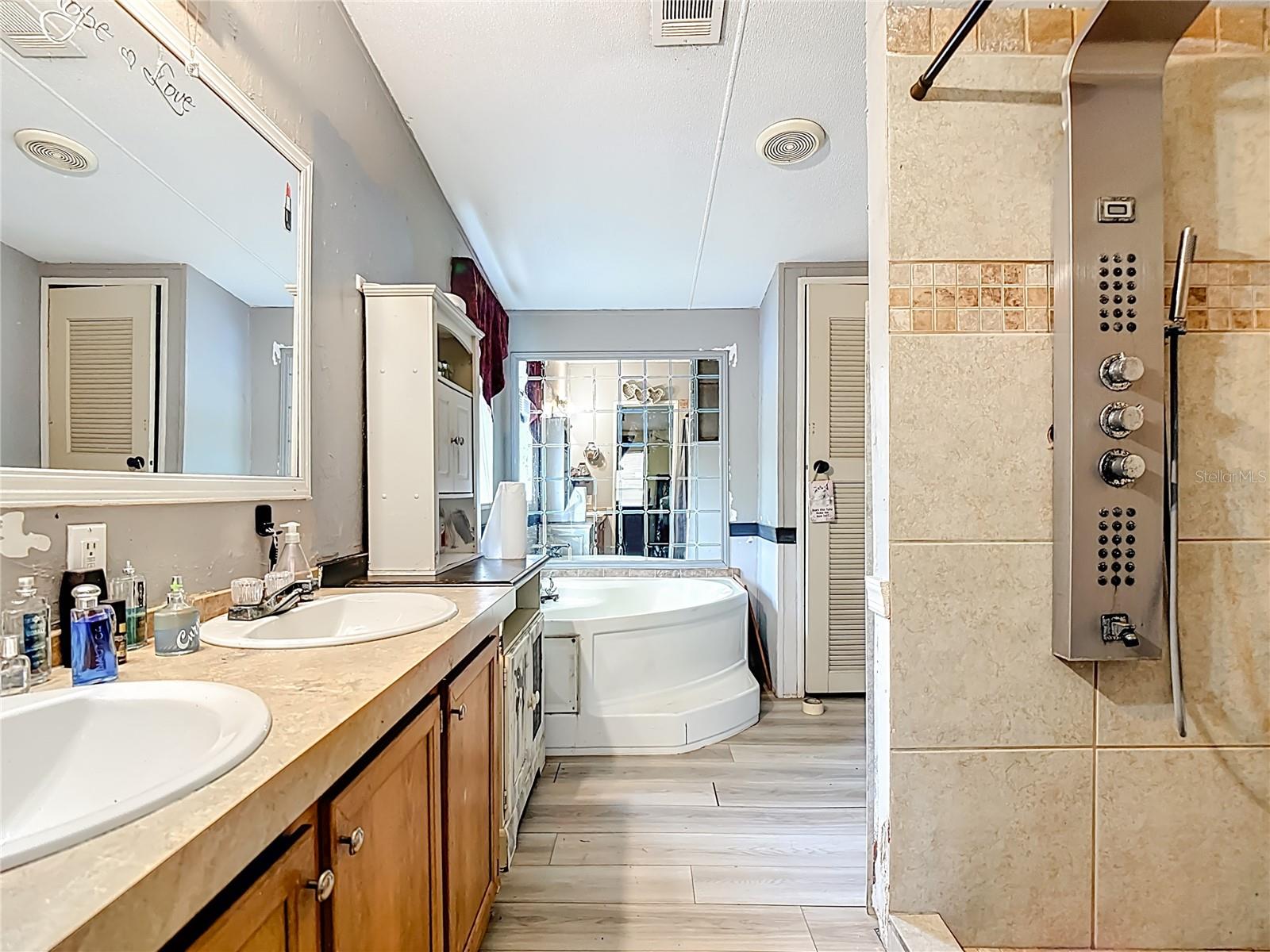 R Z INVESTMENTS - Residential