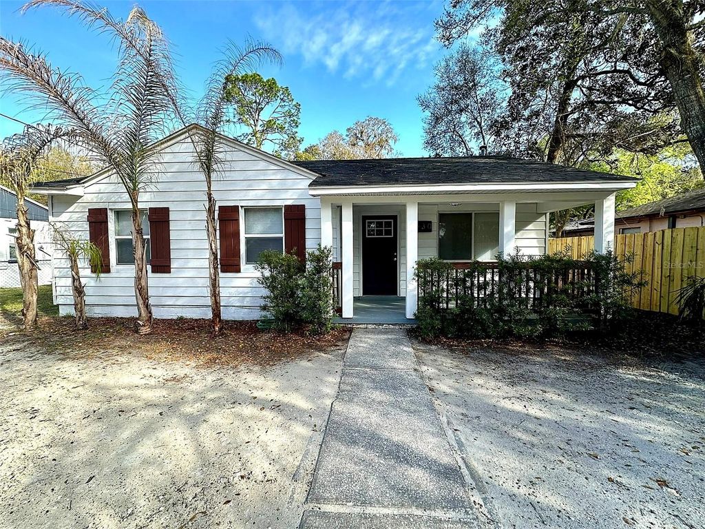 Photo of 1030 NE 1st Avenue, Gainesville, FL 32601 (MLS # GC538237)
