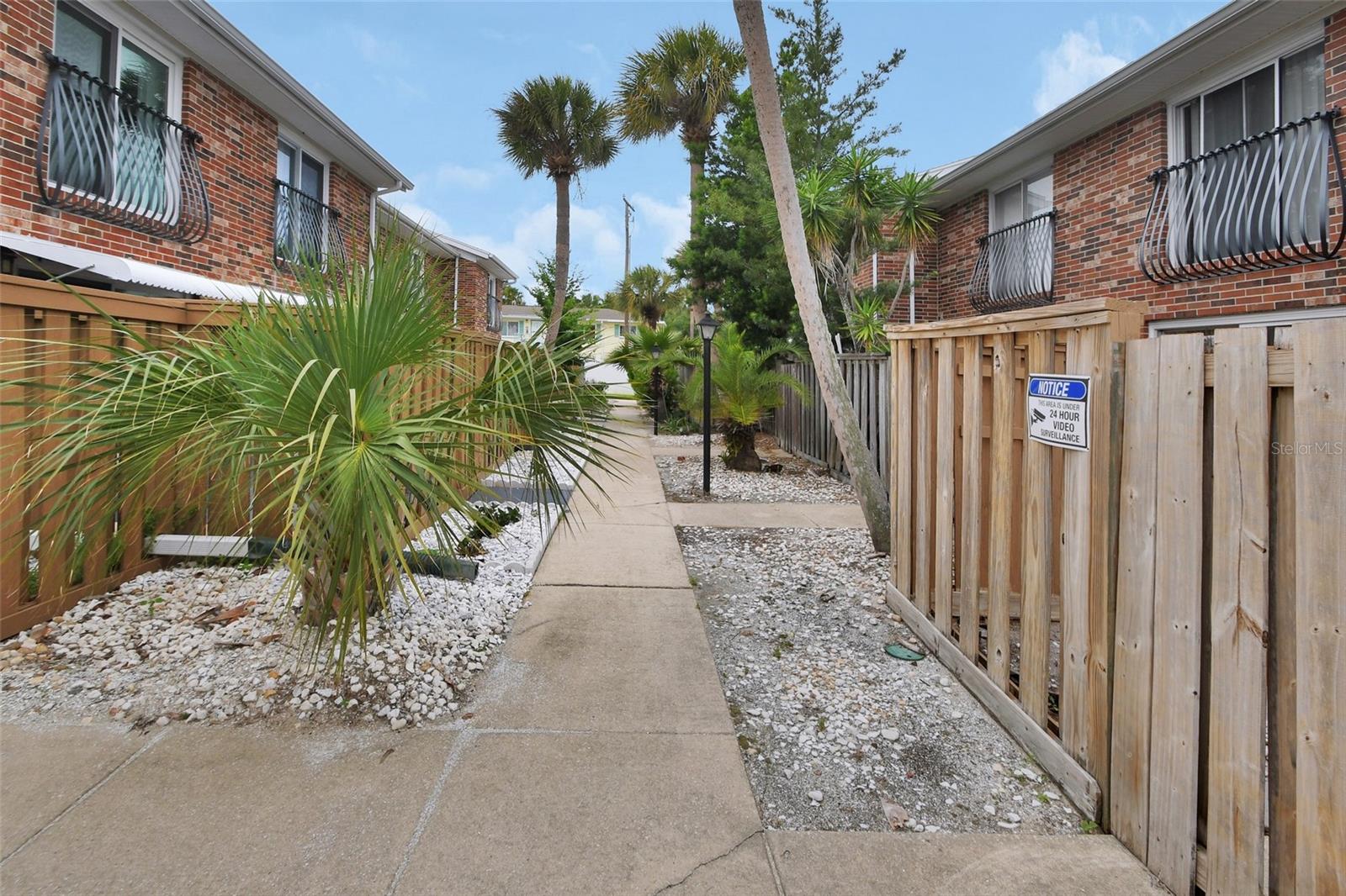 COLONIAL TOWNHSES CONDO PH 1 - Residential