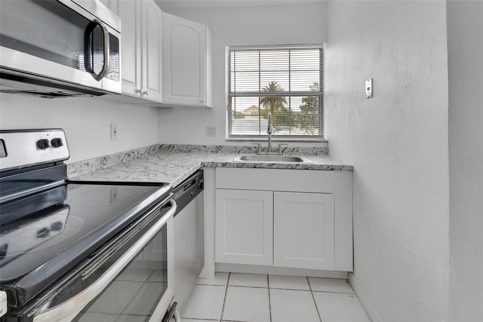 COLONIAL TOWNHSES CONDO PH 1 - Residential