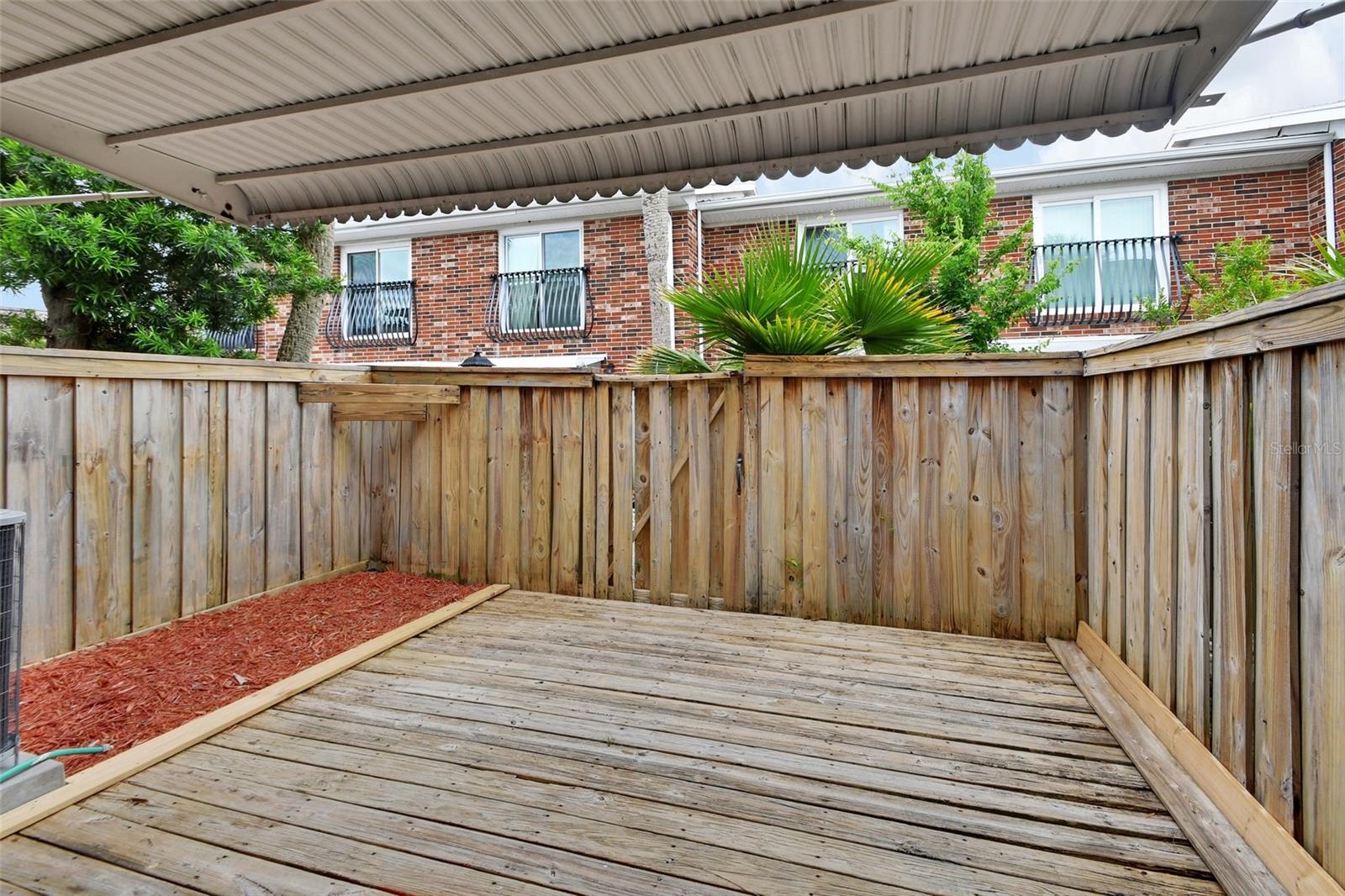 COLONIAL TOWNHSES CONDO PH 1 - Residential