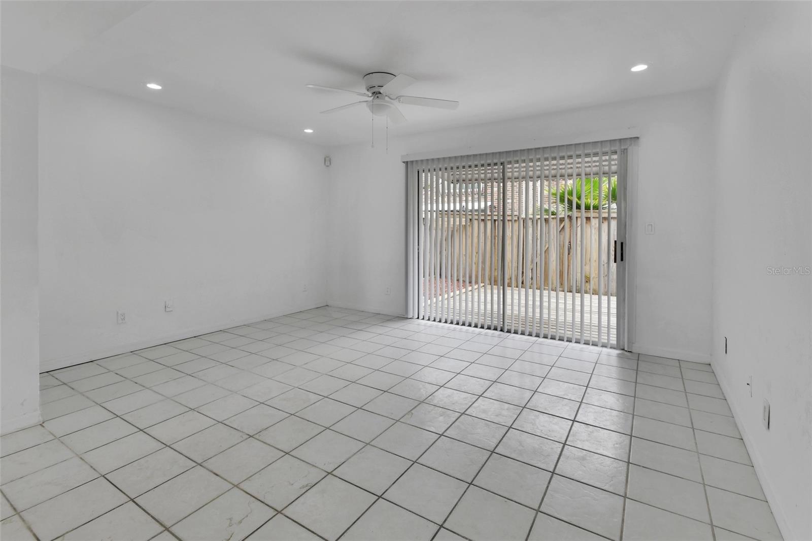 2200 S PALMETTO AVENUE A040