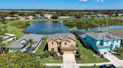 A home in PALMETTO