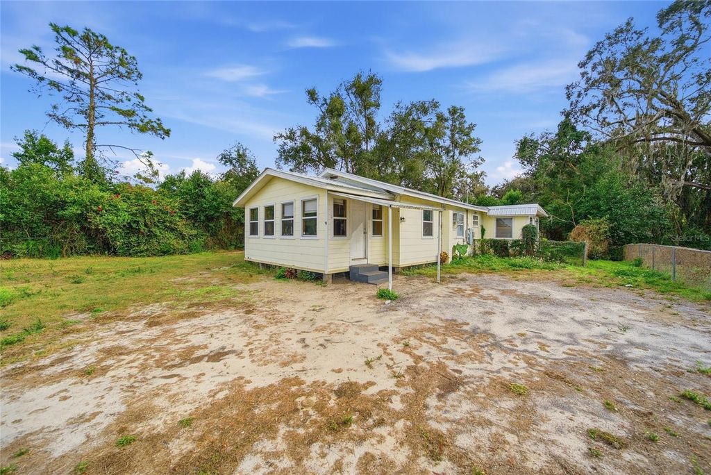 Photo of 37236 Poinsettia Avenue, Dade City, FL 33525 (MLS # TB8460809)