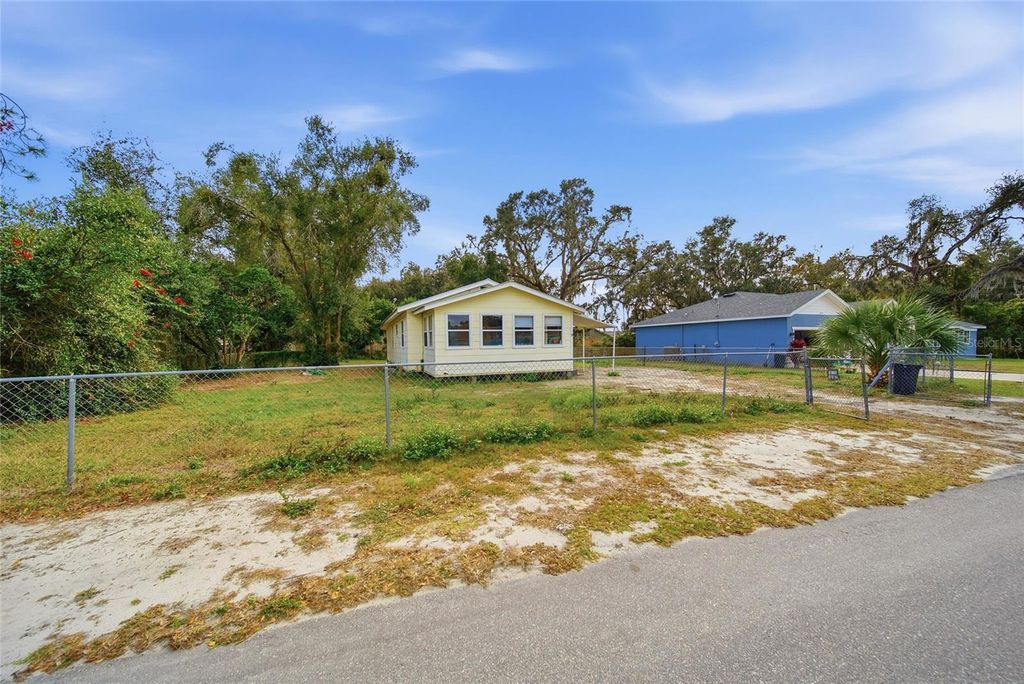 Photo of 37236 Poinsettia Avenue, Dade City, FL 33525 (MLS # TB8460809)