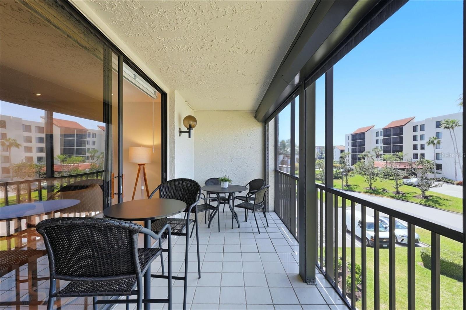 SEAPLACE IV - Residential