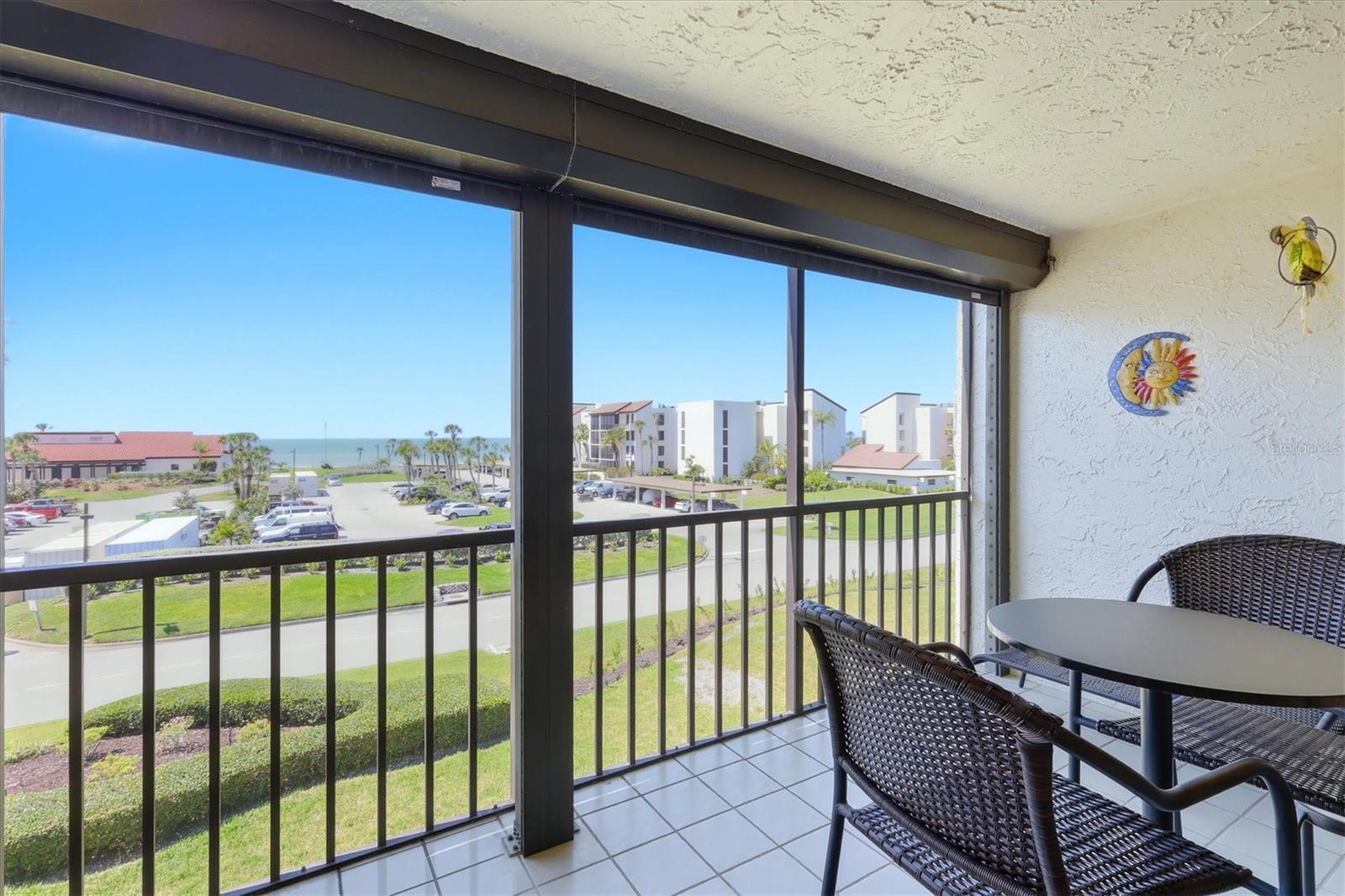 SEAPLACE IV - Residential