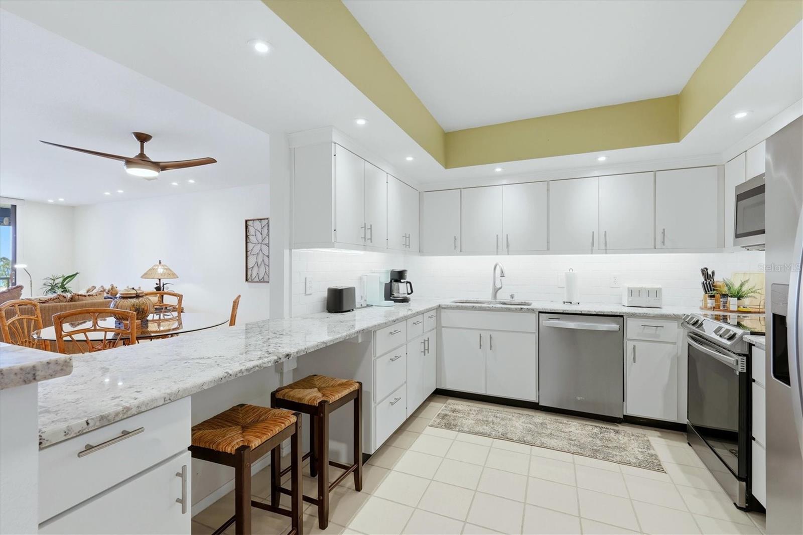 SEAPLACE IV - Residential