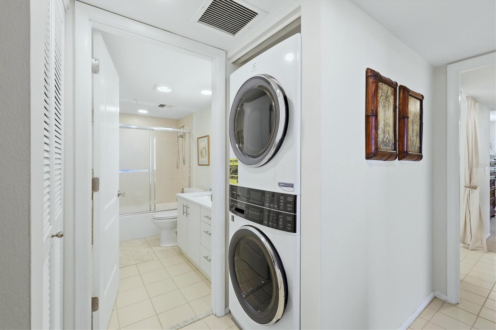 SEAPLACE IV - Residential