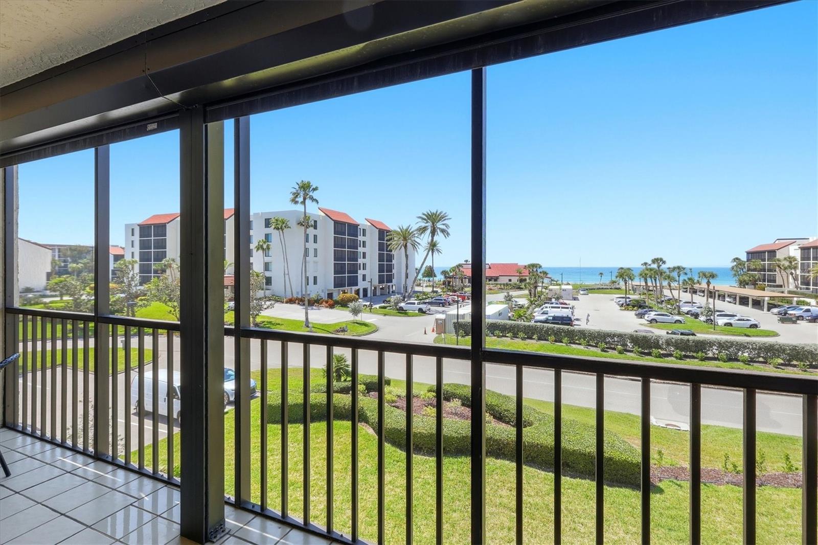 SEAPLACE IV - Residential