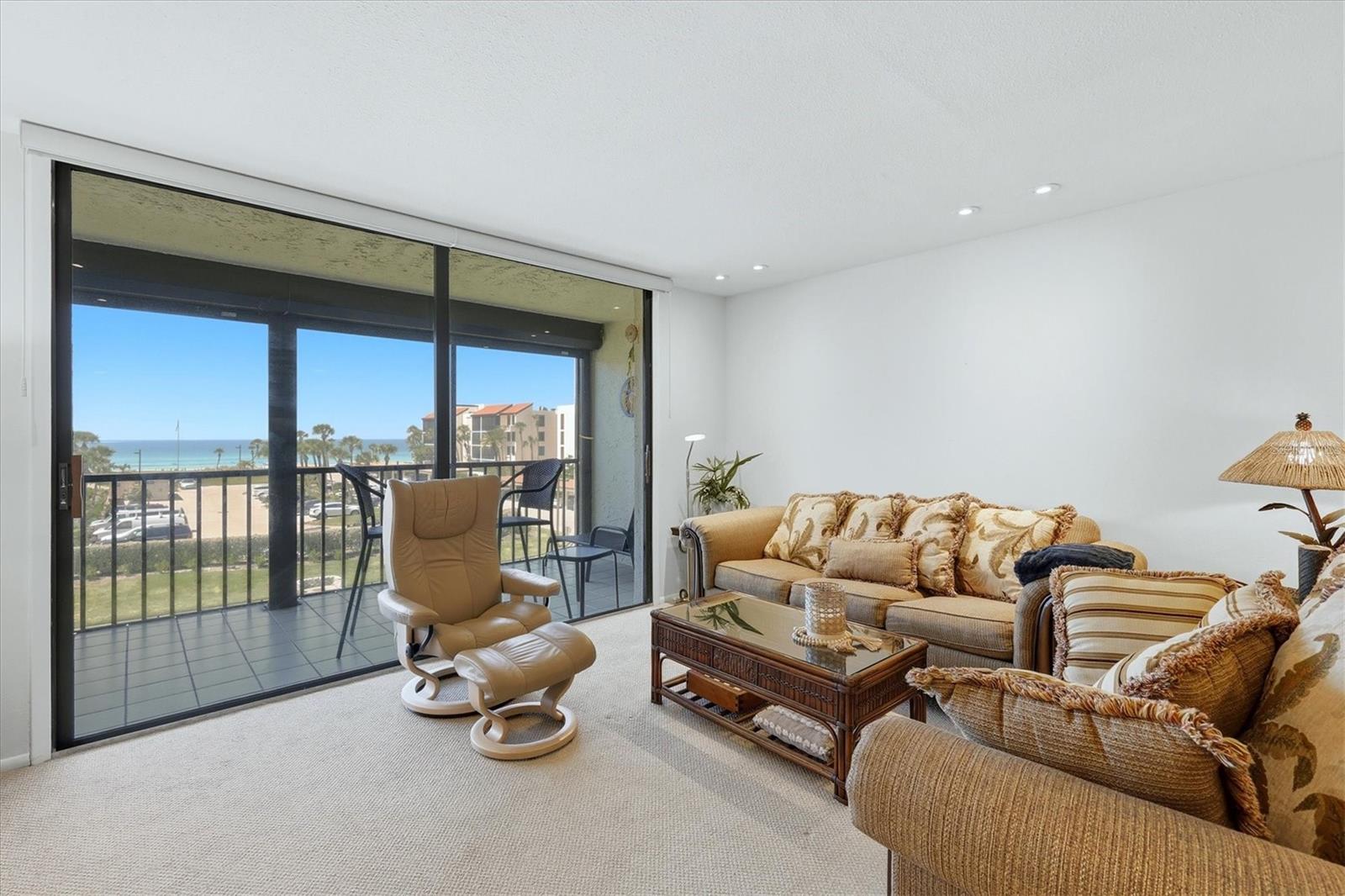 SEAPLACE IV - Residential