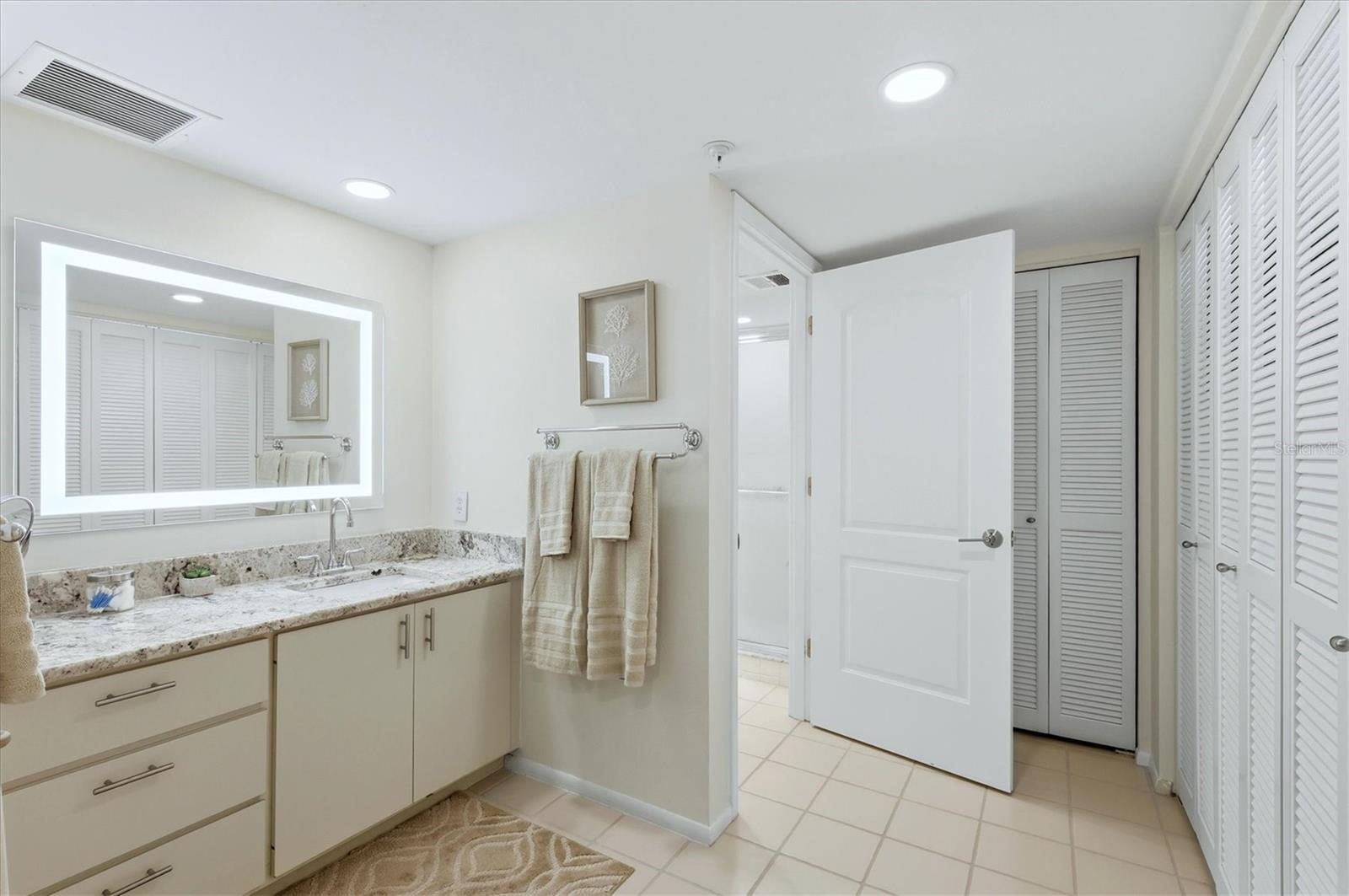 SEAPLACE IV - Residential