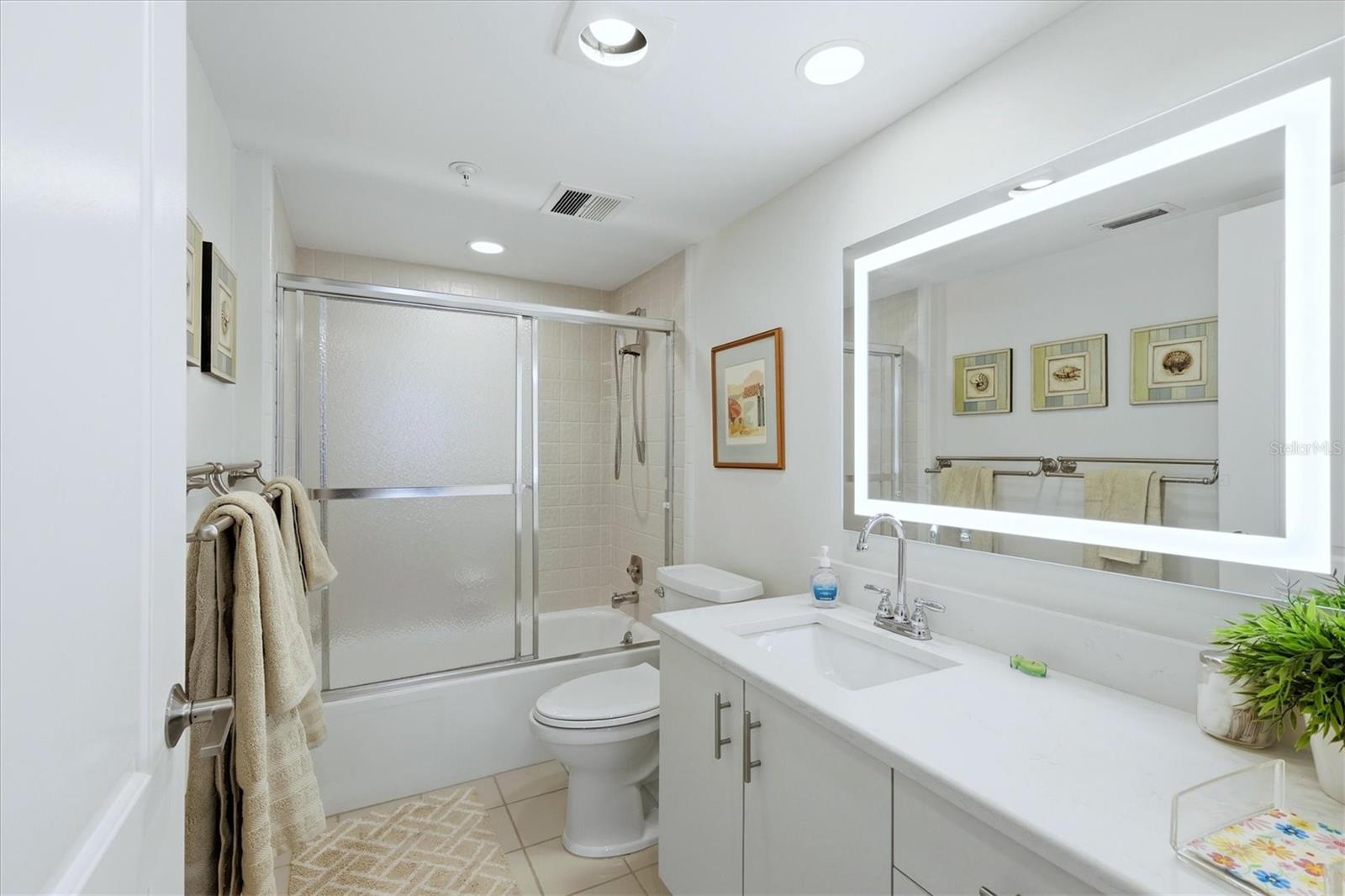 SEAPLACE IV - Residential