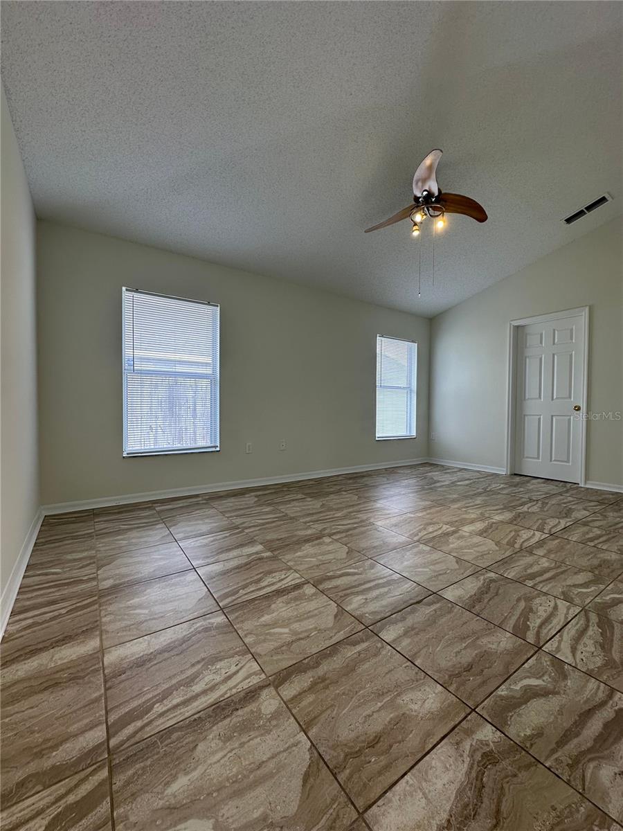 WELLINGTON PH 02 - Residential Lease