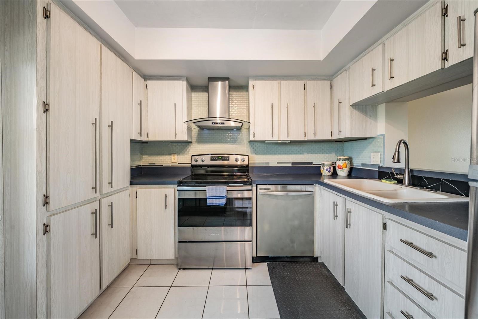 COVE CAY 26-21 VILLAGE II - Residential