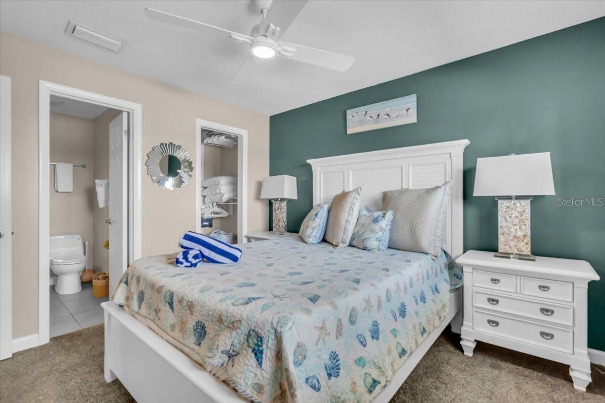 CRESCENT ROYALE - Residential