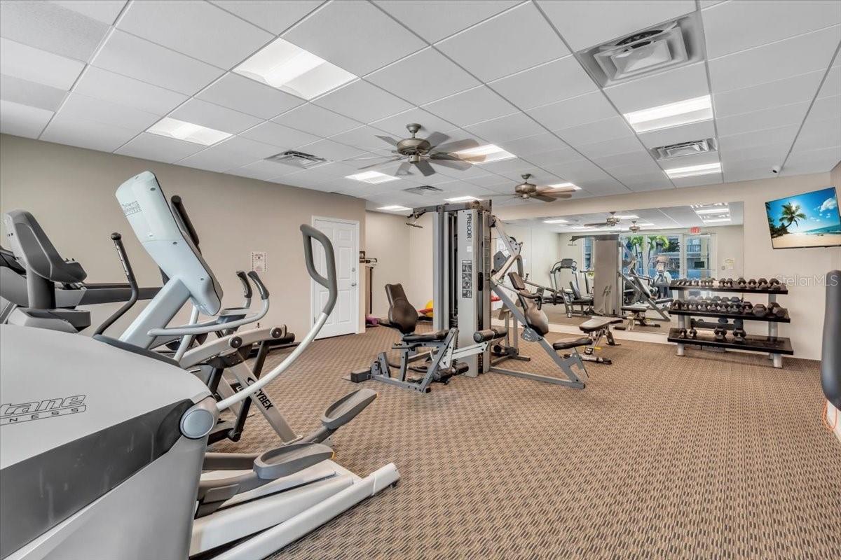 CRESCENT ROYALE - Residential